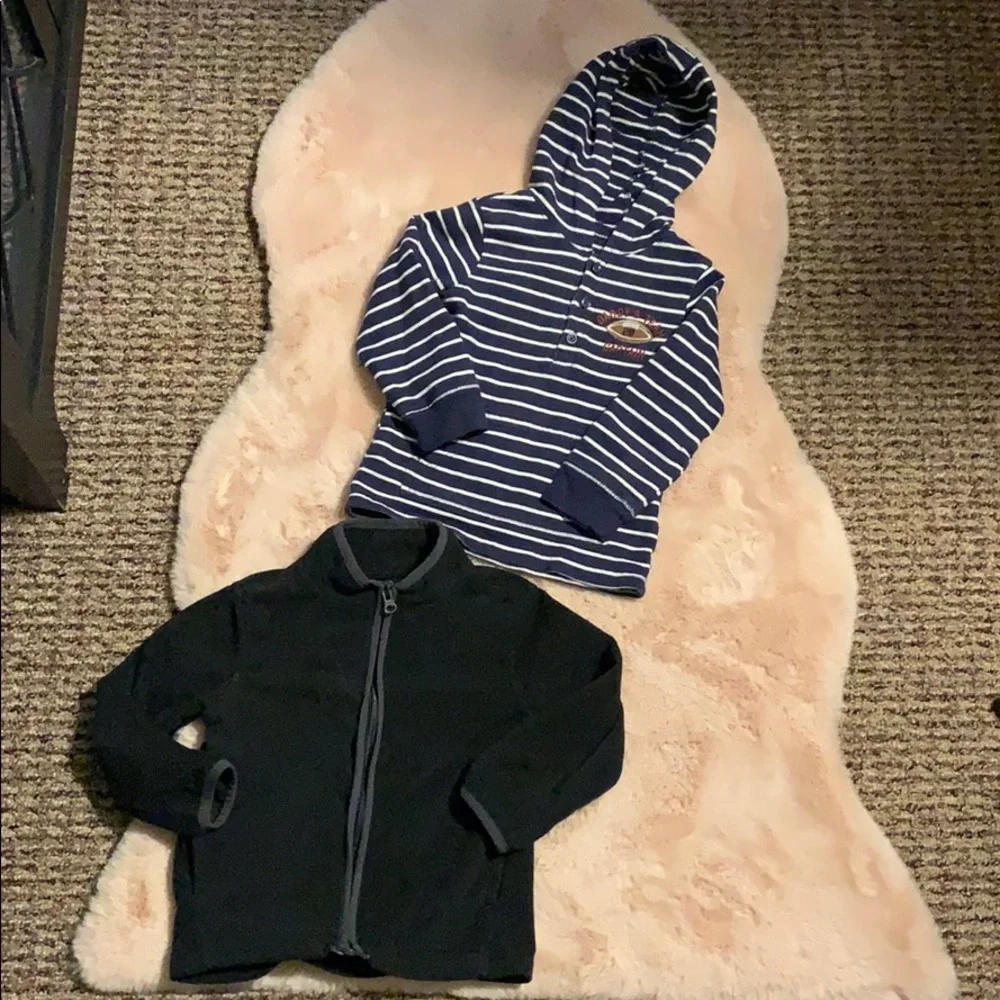 5 for 25🎈 Oshkosh carters set